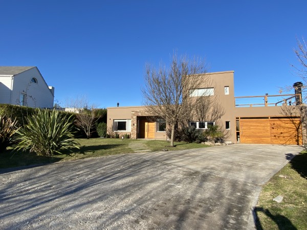 RUMENCO CASA DE 6 ambientes con pileta y gran parque forestado 