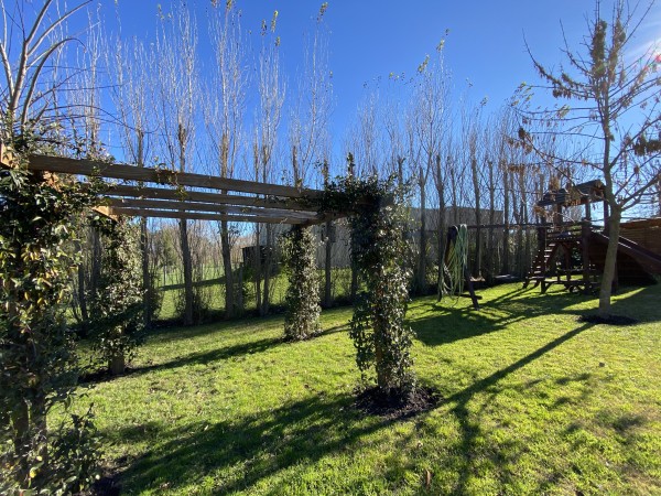 RUMENCO CASA DE 6 ambientes con pileta y gran parque forestado 