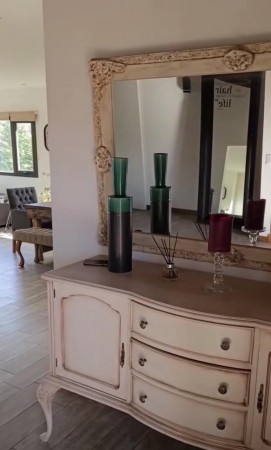 SAN BENITO  Hermosa propiedad de 5 ambientes en venta. 