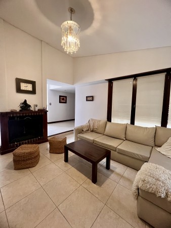 CASA EN VENTA PARQUE LURO