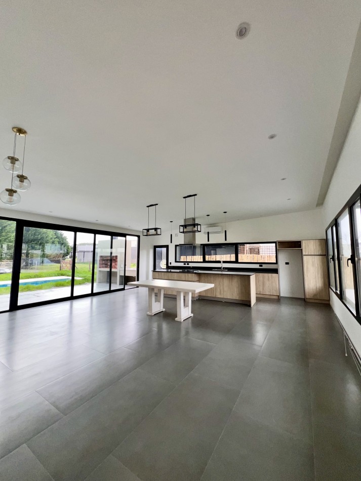 RUMENCO JOVEN CASA A ESTRENAR 