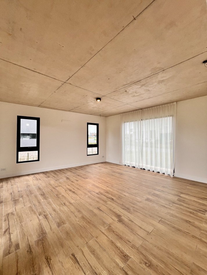 RUMENCO JOVEN CASA A ESTRENAR 