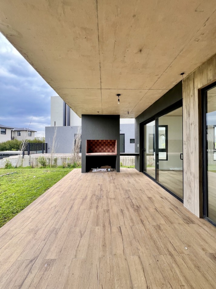 RUMENCO JOVEN CASA A ESTRENAR 