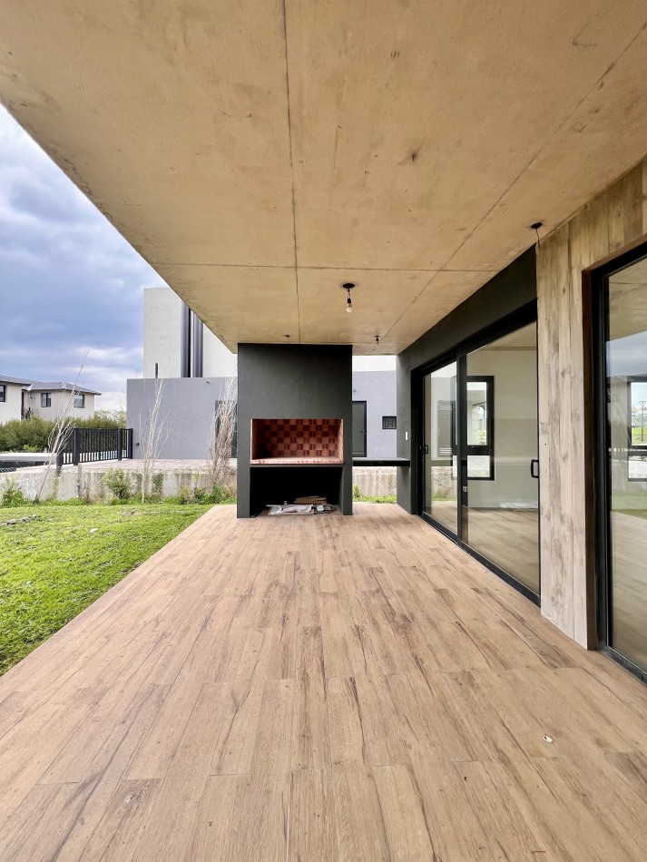 RUMENCO JOVEN CASA A ESTRENAR 