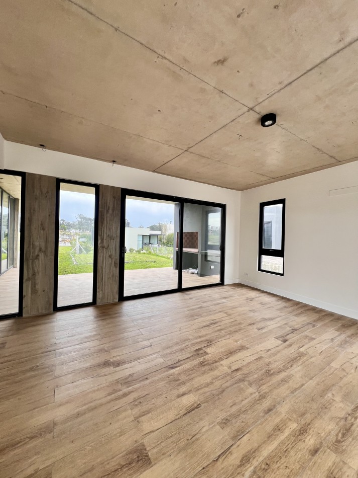 RUMENCO JOVEN CASA A ESTRENAR 