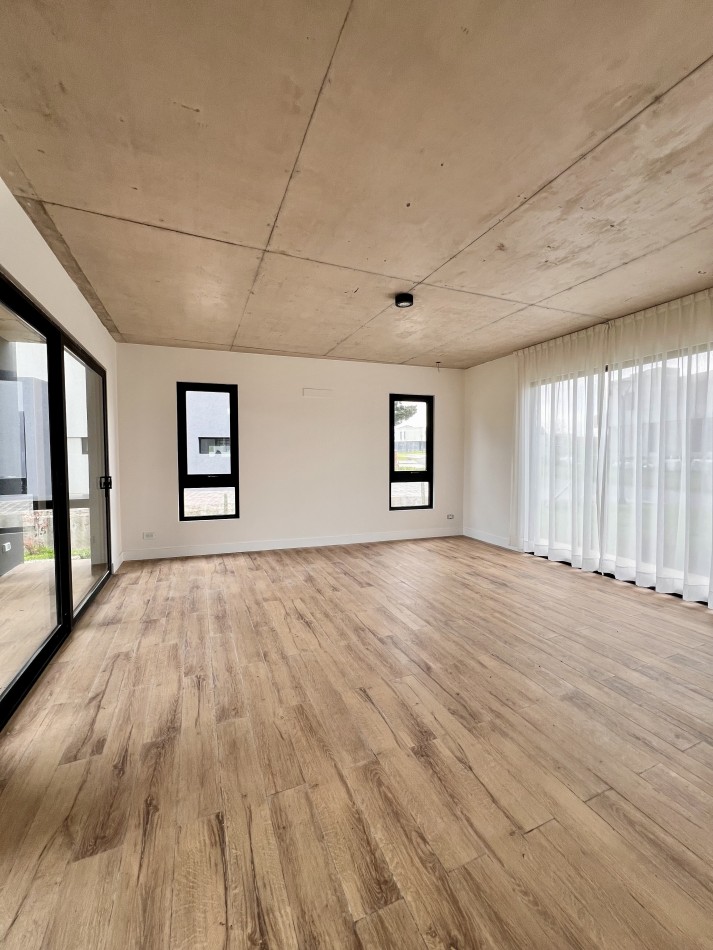 RUMENCO JOVEN CASA A ESTRENAR 