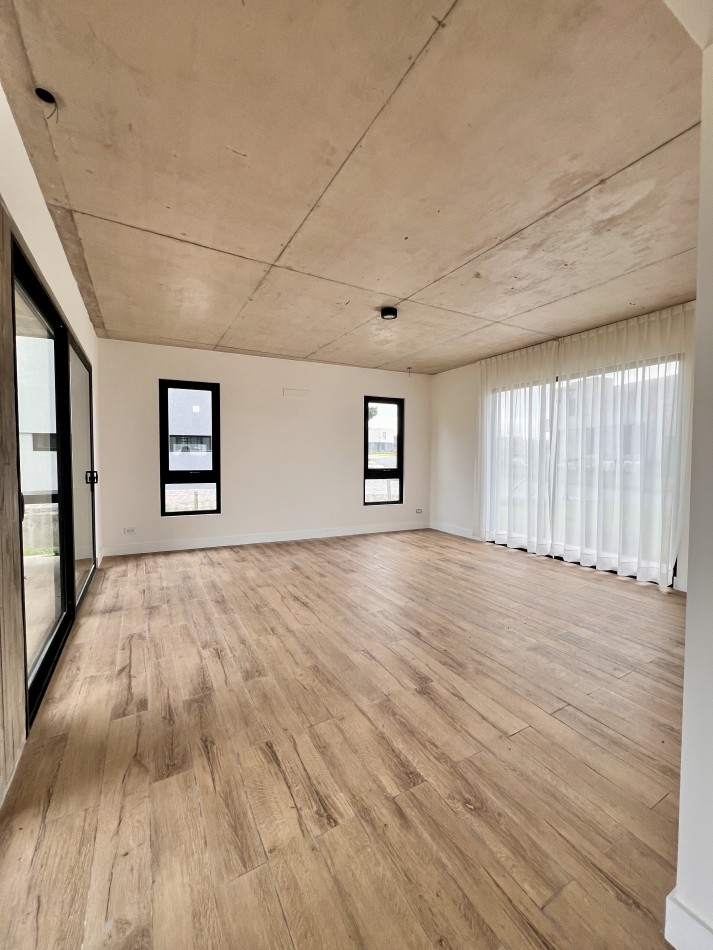 RUMENCO JOVEN CASA A ESTRENAR 