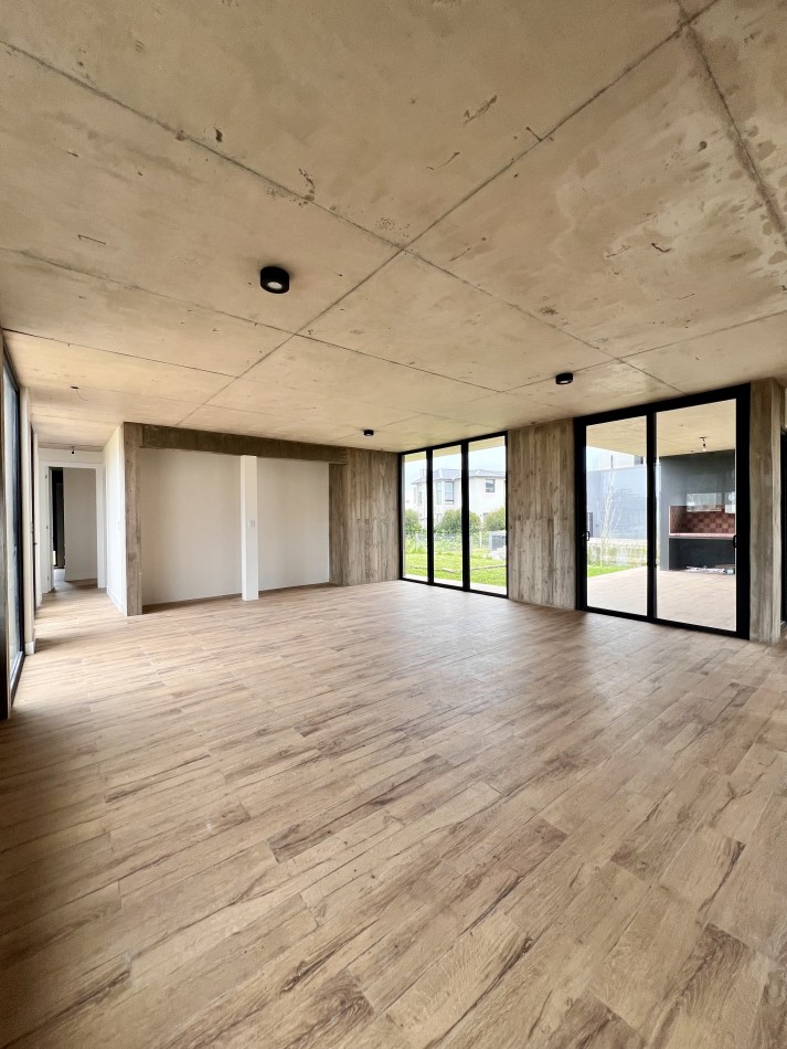 RUMENCO JOVEN CASA A ESTRENAR 