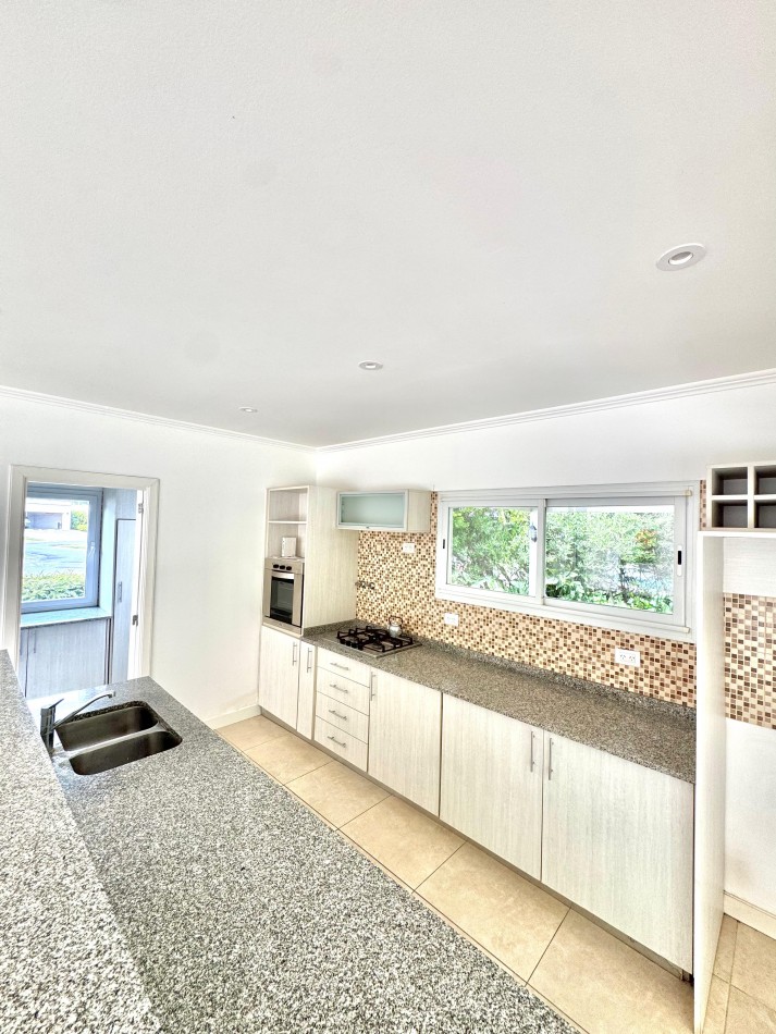 RUMENCO CASA EN ALQUILER 