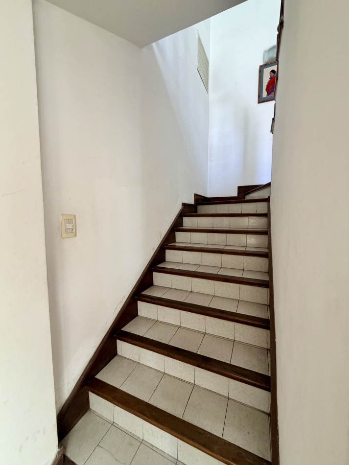 CASA EN VENTA 5 AMBIENTES 