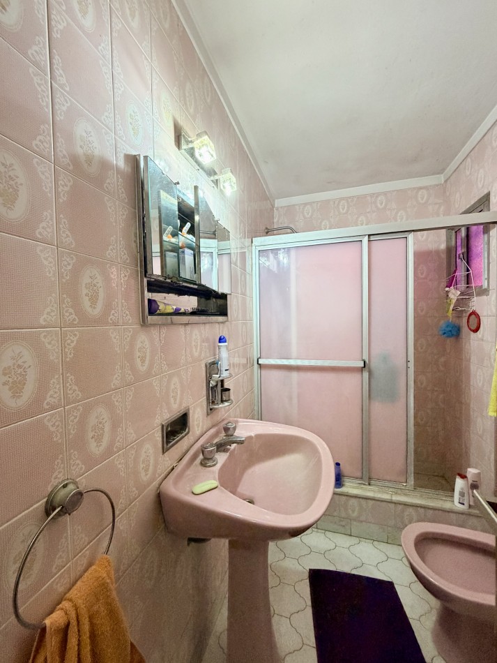 CASA EN VENTA 5 AMBIENTES 