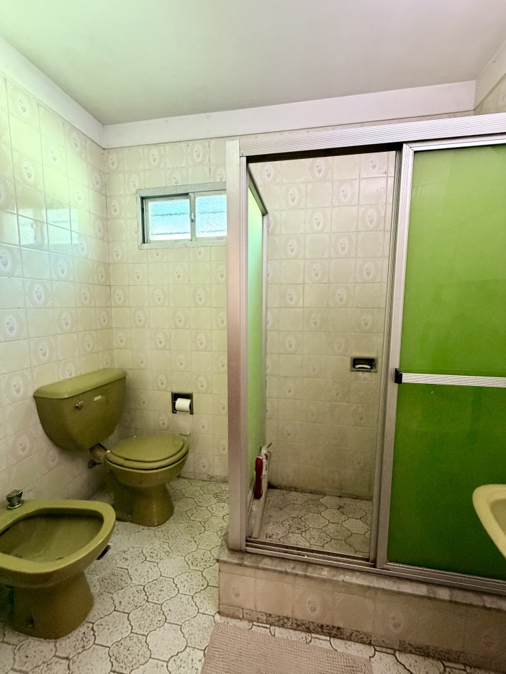 CASA EN VENTA 5 AMBIENTES 