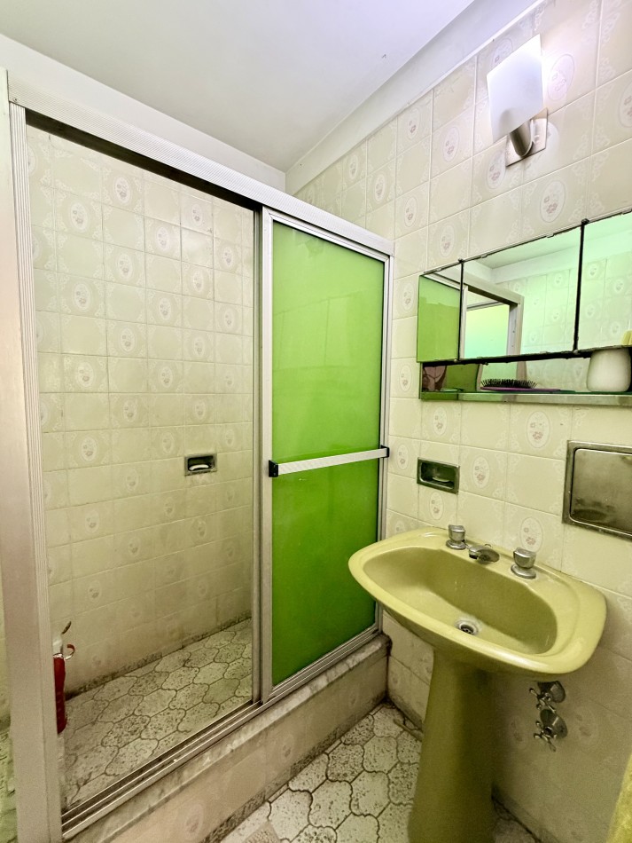 CASA EN VENTA 5 AMBIENTES 