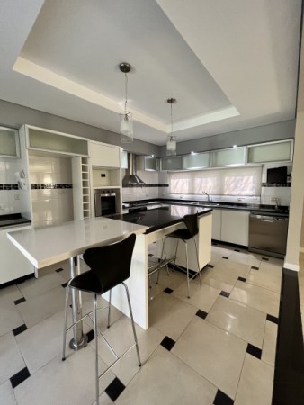 RUMENCO CASA DE 6 ambientes con pileta y gran parque forestado 