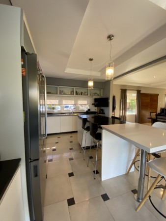 RUMENCO CASA DE 6 ambientes con pileta y gran parque forestado 