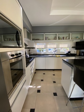 RUMENCO CASA DE 6 ambientes con pileta y gran parque forestado 