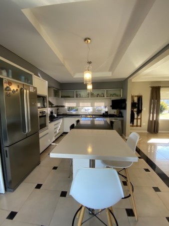 RUMENCO CASA DE 6 ambientes con pileta y gran parque forestado 