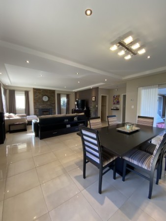 RUMENCO CASA DE 6 ambientes con pileta y gran parque forestado 