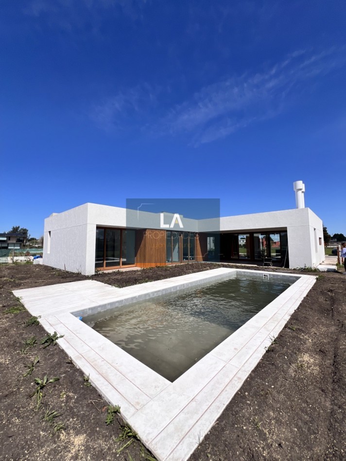 ARENAS CHICO CASA 4 AMBIENTES CON PILETA