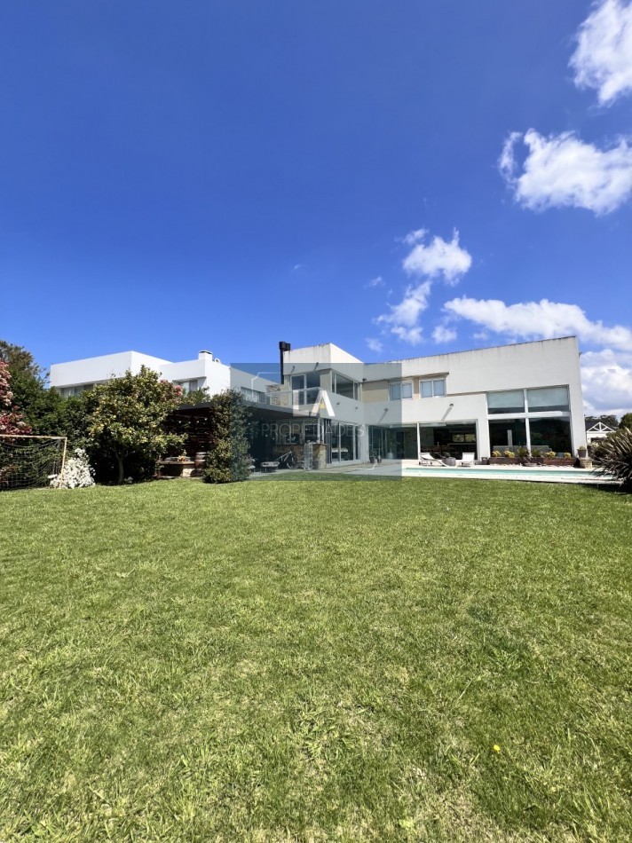 ARENAS DEL SUR MAGNIFICA PROPIEDAD EN VENTA 