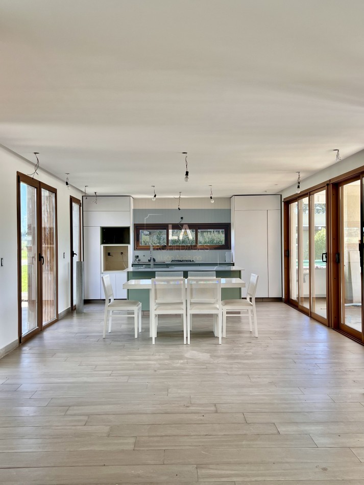 ARENAS CHICO CASA 4 AMBIENTES CON PILETA