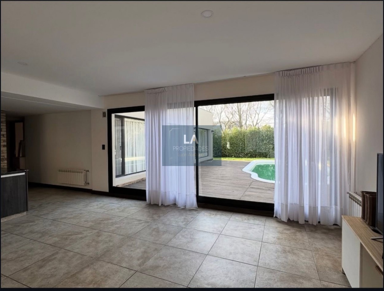 RUMENCO CASA EN VENTA 4 AMBIENTES CON PILETA 