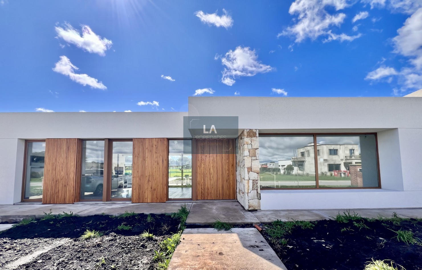 ARENAS CHICO CASA 4 AMBIENTES CON PILETA