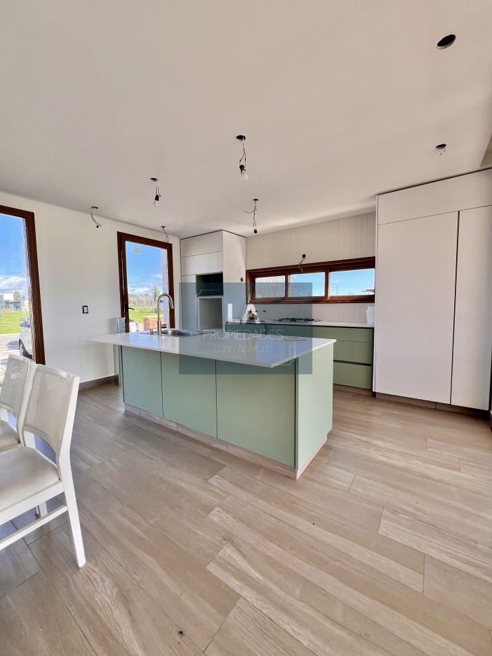 ARENAS CHICO CASA 4 AMBIENTES CON PILETA