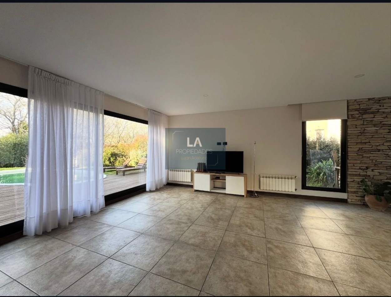 RUMENCO CASA EN VENTA 4 AMBIENTES CON PILETA 