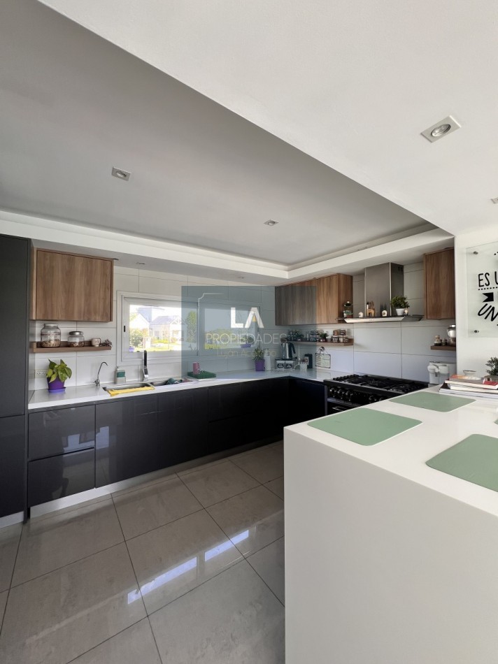 ARENAS DEL SUR MAGNIFICA PROPIEDAD EN VENTA 