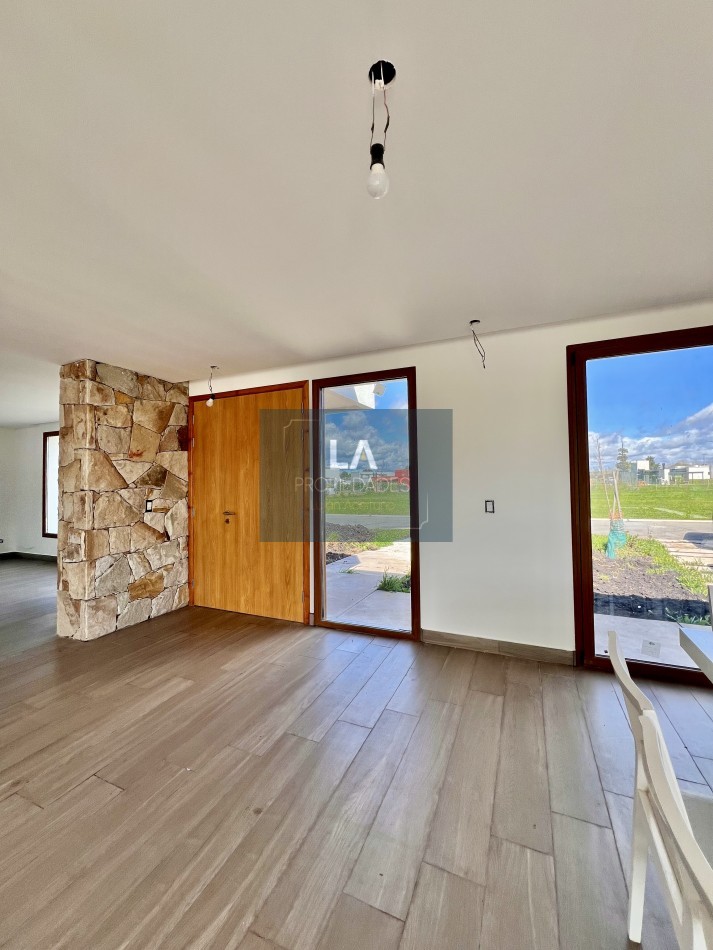 ARENAS CHICO CASA 4 AMBIENTES CON PILETA