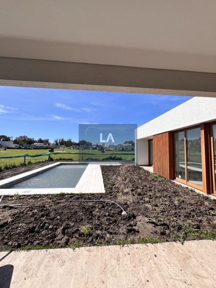 ARENAS CHICO CASA 4 AMBIENTES CON PILETA