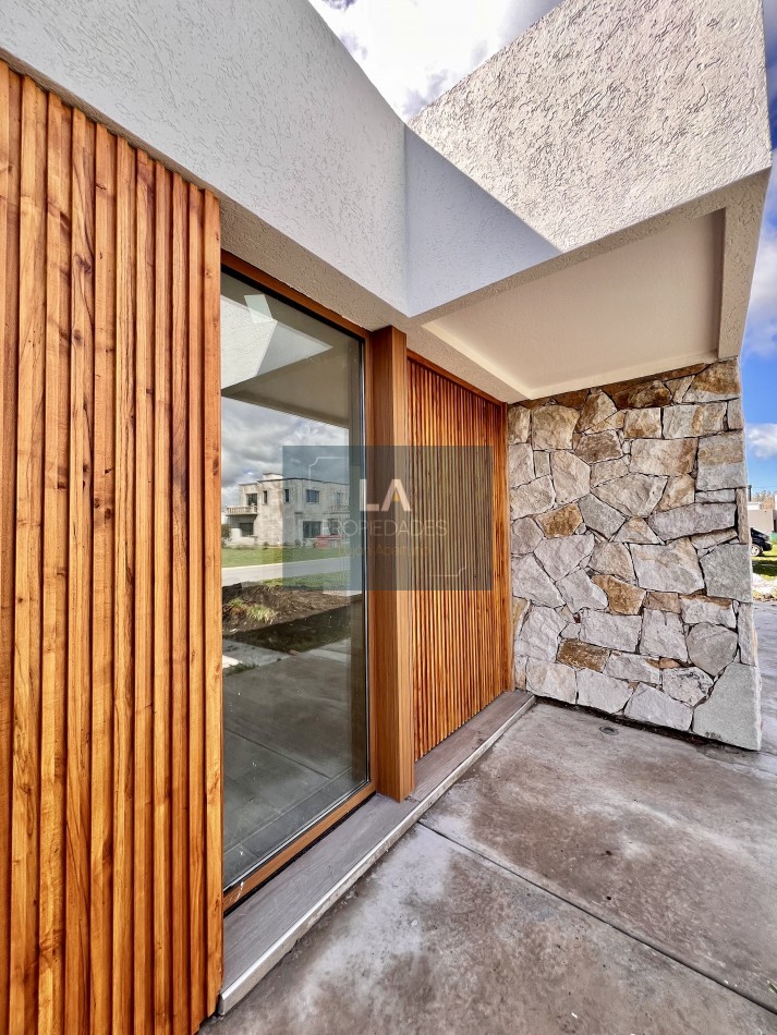 ARENAS CHICO CASA 4 AMBIENTES CON PILETA