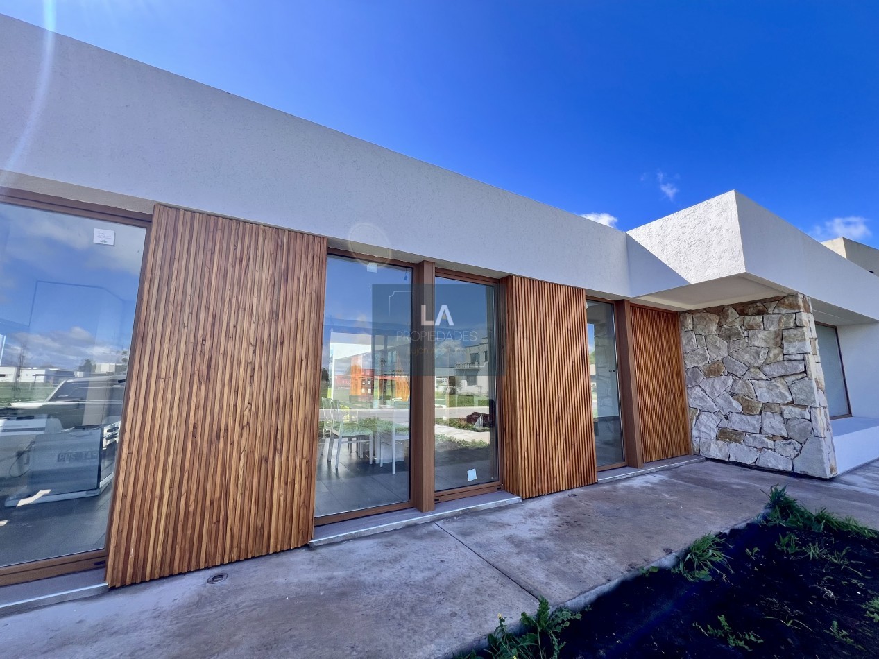 ARENAS CHICO CASA 4 AMBIENTES CON PILETA