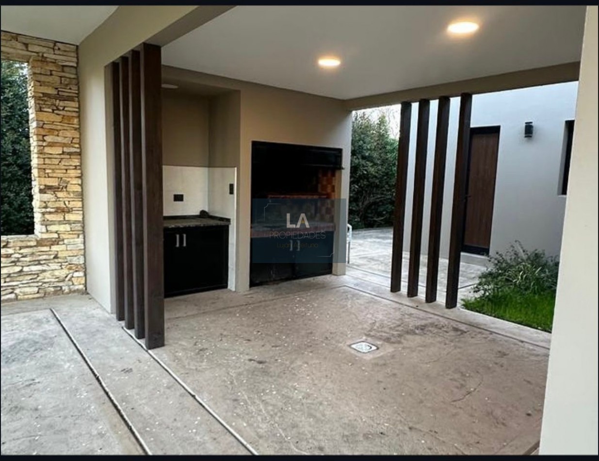 RUMENCO CASA EN VENTA 4 AMBIENTES CON PILETA 