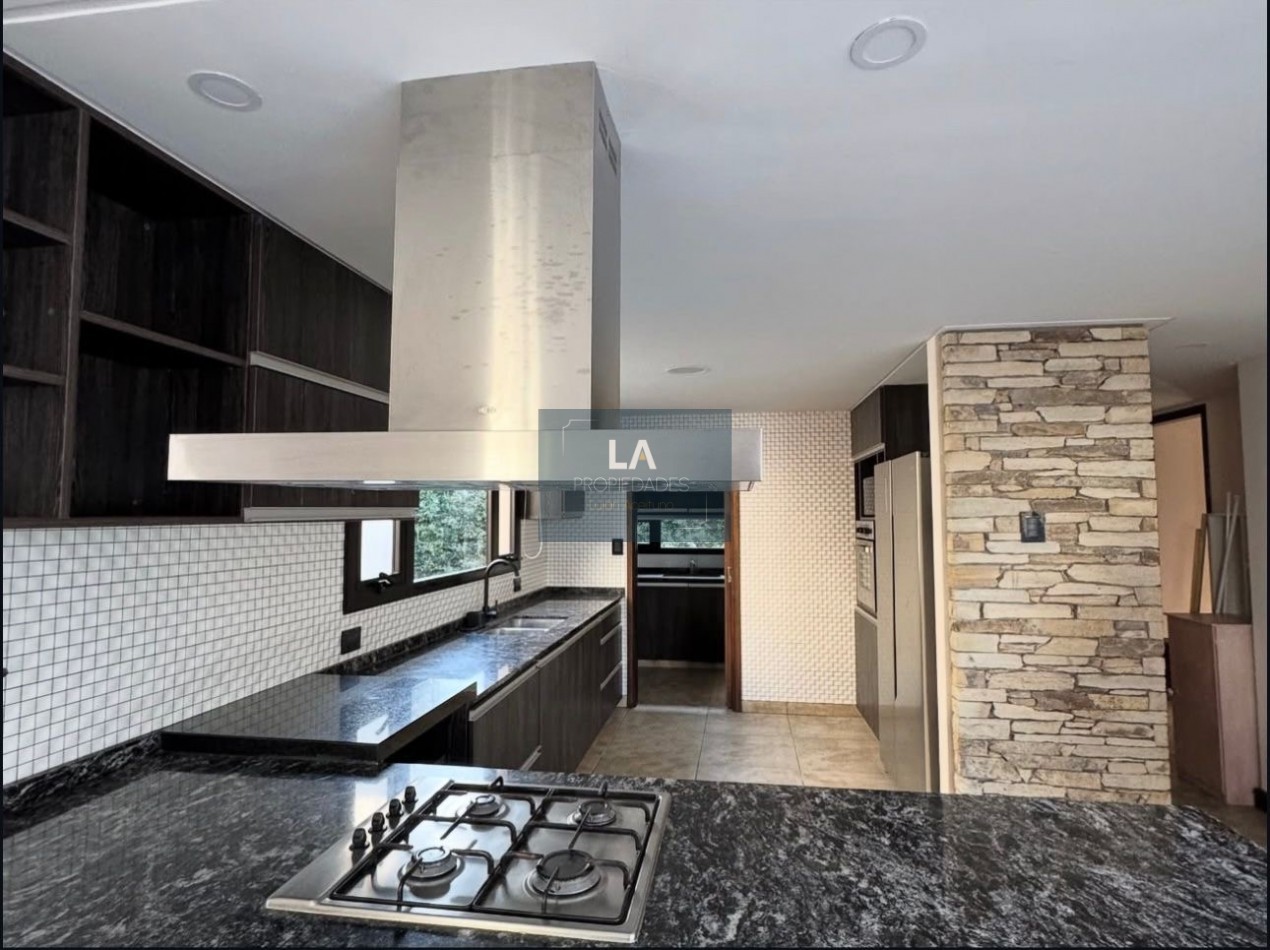 RUMENCO CASA EN VENTA 4 AMBIENTES CON PILETA 