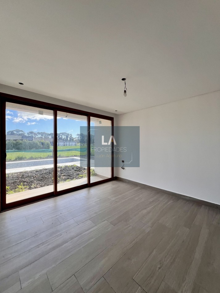 ARENAS CHICO CASA 4 AMBIENTES CON PILETA