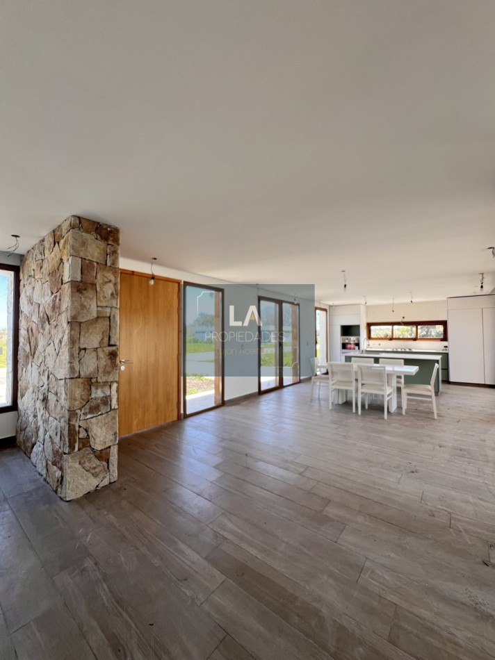 ARENAS CHICO CASA 4 AMBIENTES CON PILETA