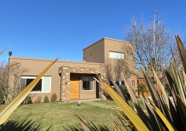 RUMENCO CASA DE 6 ambientes con pileta y gran parque forestado 