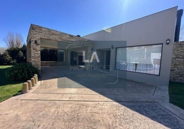 RUMENCO CASA EN VENTA 4 AMBIENTES CON PILETA 